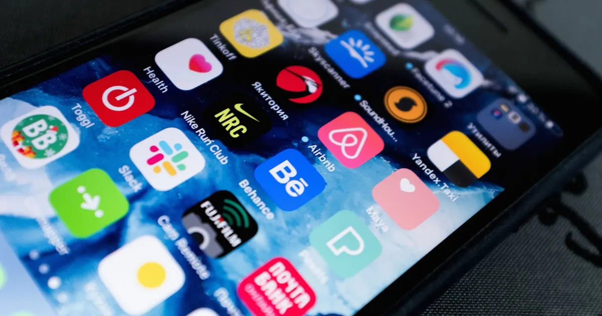 Tampilan APK Luxury138 Android dengan fitur lengkap slot dan live casino